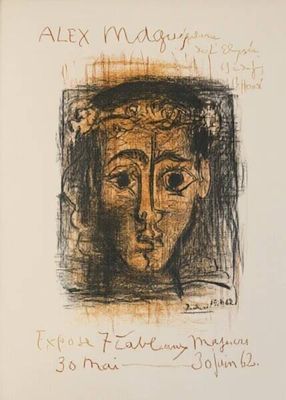 l'image d'un dessin du visage d'une femme sur un morceau de papier