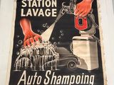 une vieille affiche représentant une main en train de laver une voiture dans un garage