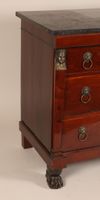 Commode rectangulaire en acajou et placage d'acajou, la faça… (photo 4)