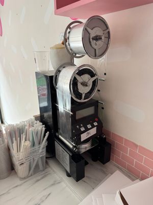 1 Machine à sceller les gobelets - Photo 1