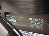 un gros plan d'un ordinateur portable avec son clavier