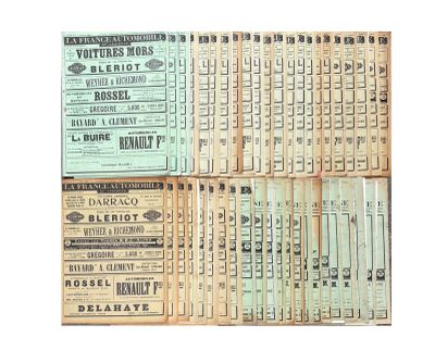plusieurs livres empilés les uns sur les autres