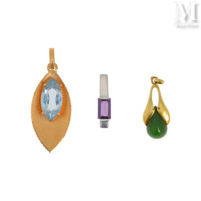 Lot de pendentifs Deux pendentifs en or jaune 18K (750°/°°) …
