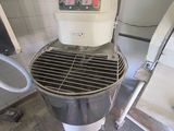 une machine qui se trouve dans une pièce