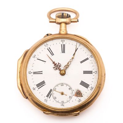 une montre de poche en or avec des chiffres romains sur le cadran
