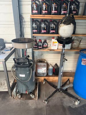 deux types d'outils différents dans un garage