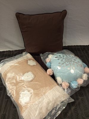 Lot de 75 coussins - différents modèles