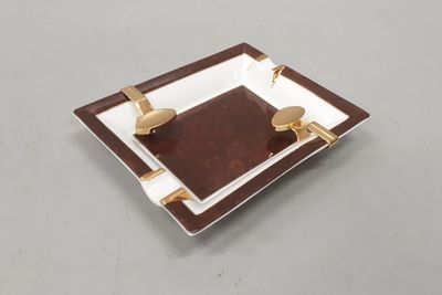 ST DUPONT Paris : Cendrier en porcelaine et supports à cigar…