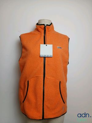 un gros plan sur un gilet orange porté par un mannequin, mannequin, mannequin, mannequin, mannequin, mannequin, mannequin, mannequin, mannequin, mannequin, mannequin, mannequin, mannequin, mannequin, mannequin, mannequin, mannequin, mannequin, mannequin, mannequin, mannequin, mannequin, mannequin, mannequin, mannequin, mannequin, mannequin, mannequin, mannequin, mannequin, mannequin, mannequin, mannequin, mannequin, mannequin, mannequin, mannequin, mannequin, mannequin, mannequin, mannequin, mannequin, mannequin,