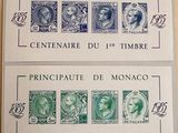 trois timbres différents, chacun représentant un visage différent, posés sur une table