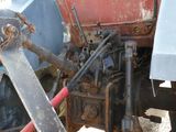 une grosse pièce de métal à l'arrière d'un camion