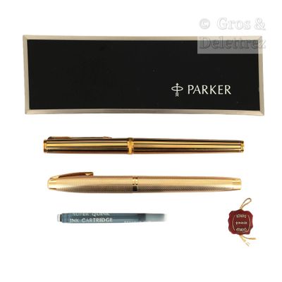 Stylo à bille Parker plaqué or avec coffret cadeau