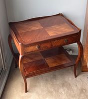 Petite table basse en placage de satiné et bois fruitier ouv… (photo 2)