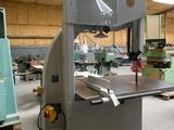 a machine that is sitting in the middle of a room