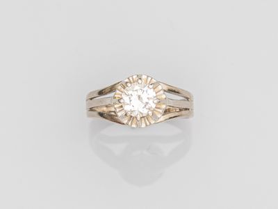 une bague en or 18k et diamants