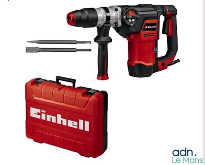 une perceuse et un outil dans un coffret rouge