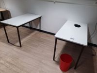 5 tables rectangulaires en mélaminé blanc, piètement métal (…