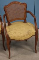 Paire de fauteuils de style Louis XV en bois naturel, assise… (photo 2)