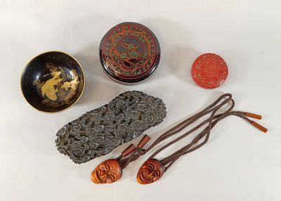 a lot of items that are sitting on a table