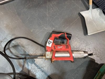 une photo d'un outil posé sur une table