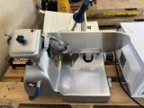 a machine that is sitting on top of a pallet
