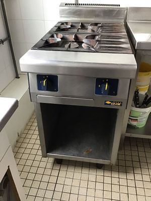 Piano 2 feux à gaz de marque CAPIC fonctionnel. LOTS A RETIRER SUR RV  - Photo 1