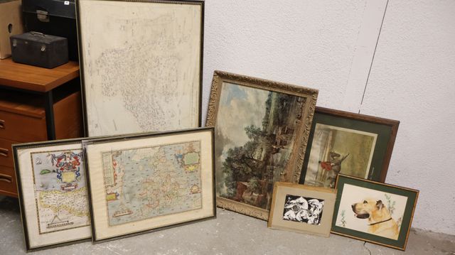 Lot de cadres : 3 cartes Angleterre, 2 reproductions, une encre e...