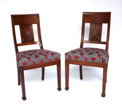 paire de chaises anciennes avec dossier et assise tapissés