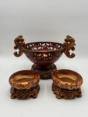 Coupe centre de table en bois (recollée) et 2 cendriers au même m...