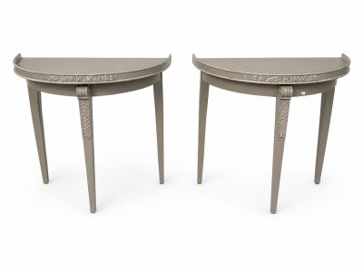 paire de tables d'appoint de style « Person »