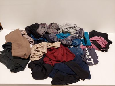 GROS LOT - ZYTH - Cet ensemble comprend des pantalons variés…