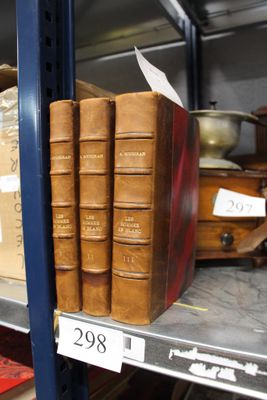 beaucoup de livres sur les étagères du magasin