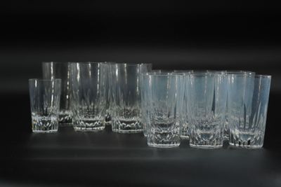 BACCARAT. Ensemble de dix sept verre en cristal.