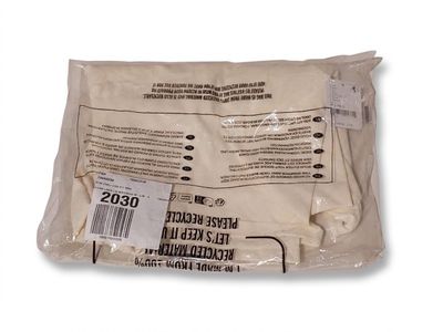 un sac de nourriture posé sur une table