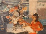 un tableau représentant une femme en train de lire un livre devant un vase de fleurs