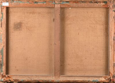 Une vieille valise munie d'une poignée est posée sur une surface blanche.