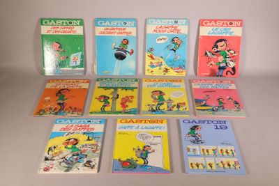 plusieurs livres pour enfants sont alignés sur une surface blanche