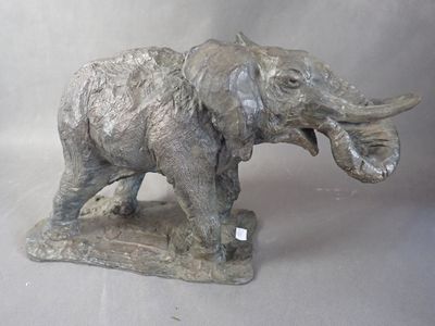 Patrice CHOBRIAT Eléphant, épreuve en bronze à patine brune,…