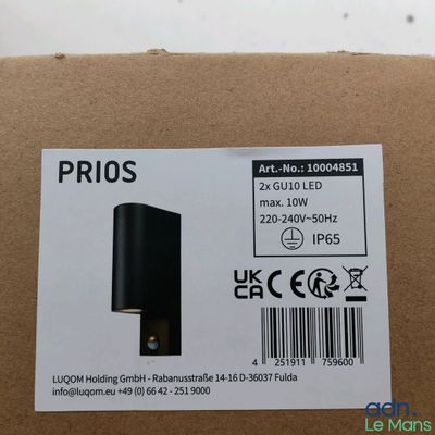 une image représentant une boîte sur laquelle est apposée une étiquette de prix