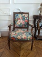 Suite de 4 fauteuils en bois sculpté mouluré à dossier carré… (photo 2)