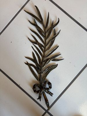 Ornement en bronze représentant une feuille de laurier. - Photo 1