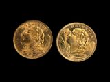 deux souverains d'or, dont l'un représente la tête d'une femme et l'autre celle d'un homme