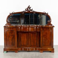 Un buffet victorien à miroir, en acajou, Angleterre, vers 19… (photo 2)