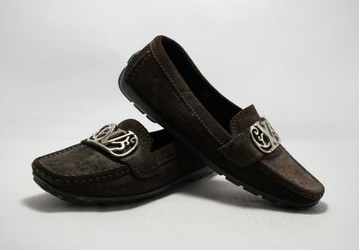 LOUIS VUITTON, mocassin en daim marron, taille 37 1/2