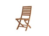 une chaise en bois posée sur un fond blanc