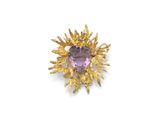 une broche en améthyste et diamants, signée Van Cleef
