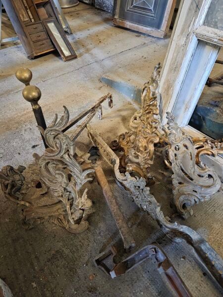 Objets d'art & Curiosités