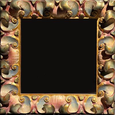 une image représentant un cadre photo orné d'un motif décoratif
