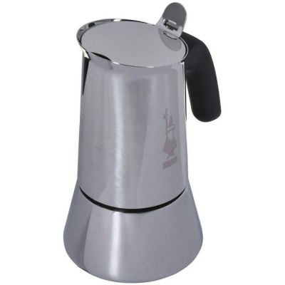 une image représentant une cafetière en acier inoxydable sur fond blanc