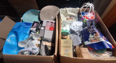 262 / 1 palette de 238 kg de mix ( textile : robe, blo…